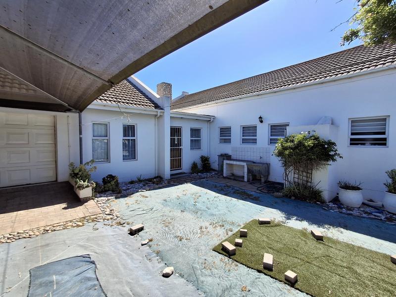 3 Bedroom Property for Sale in Duyker Eiland Western Cape